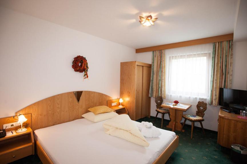 Alpenresidenz Trisanna Bed and Breakfast Ισγκλ Εξωτερικό φωτογραφία